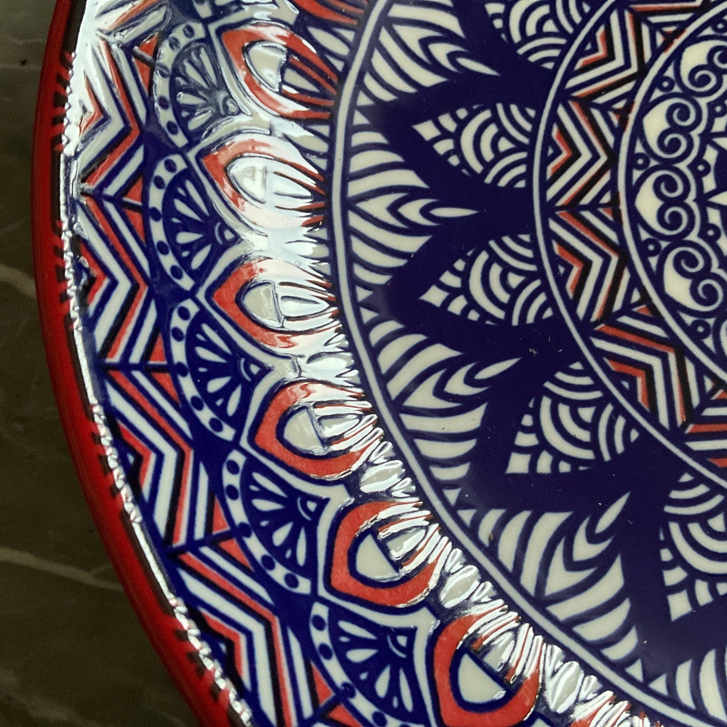 Större fat / låg skål i keramik