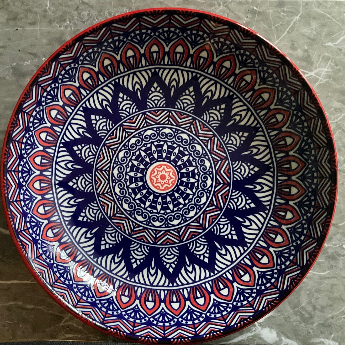 Större fat / låg skål i keramik