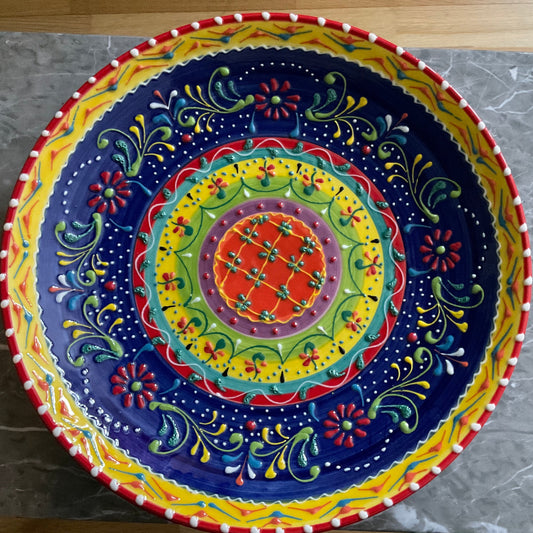 Vacker stort handmålad keramikfat