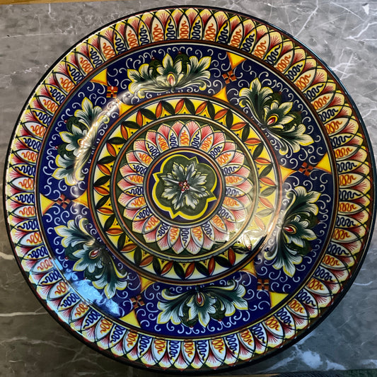 Större fat / låg skål i keramik