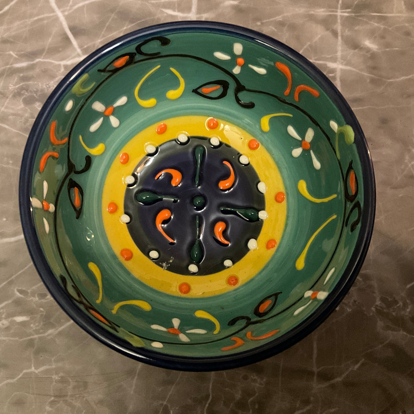 Liten turkos handmålad keramikskål från Spanien